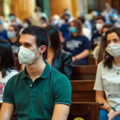 Co się dzieje podczas mszy? Kluczowe elementy i ich znaczenie